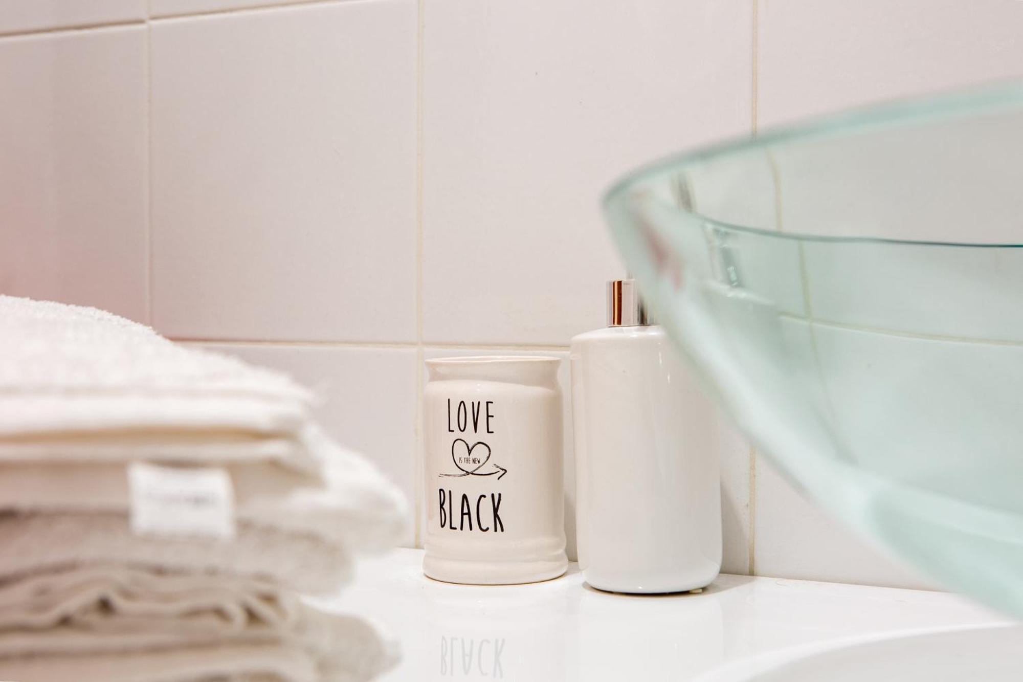Stanza Comoda E Silenziosa Con Bagno Privato E Area Lavoro E Relax Rome Bagian luar foto