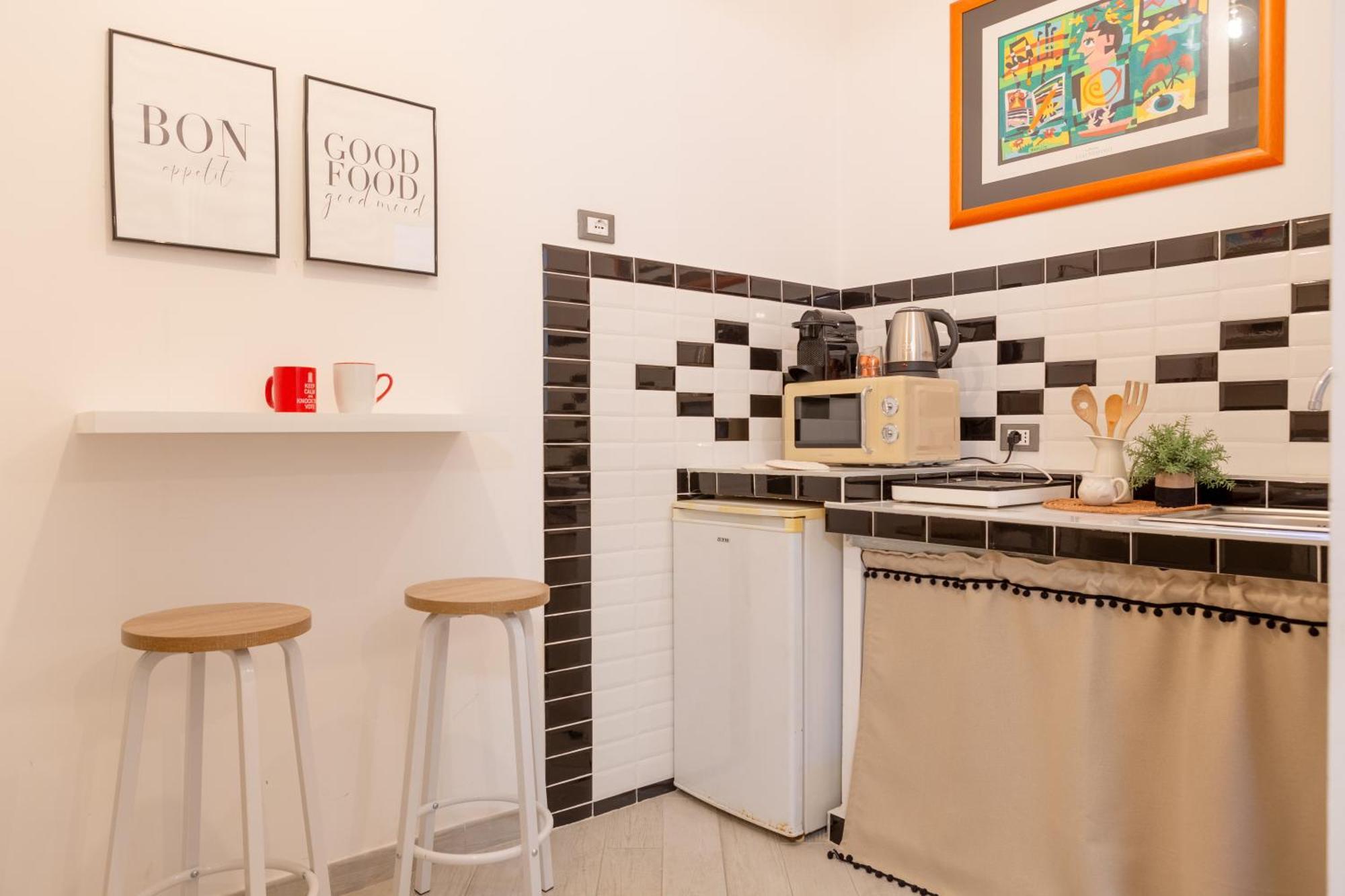 Stanza Comoda E Silenziosa Con Bagno Privato E Area Lavoro E Relax Rome Bagian luar foto