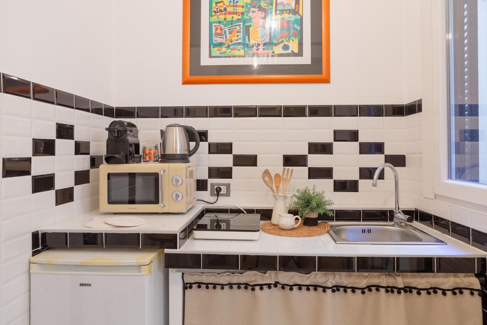 Stanza Comoda E Silenziosa Con Bagno Privato E Area Lavoro E Relax Rome Bagian luar foto