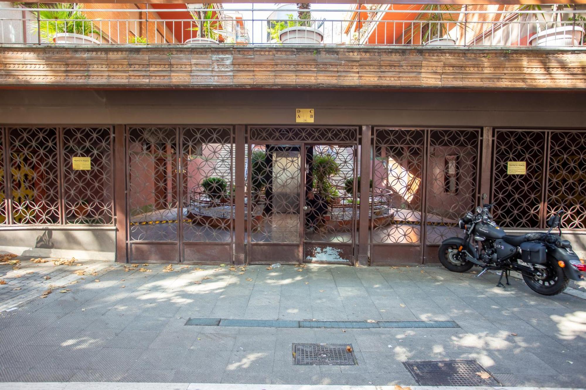 Stanza Comoda E Silenziosa Con Bagno Privato E Area Lavoro E Relax Rome Bagian luar foto